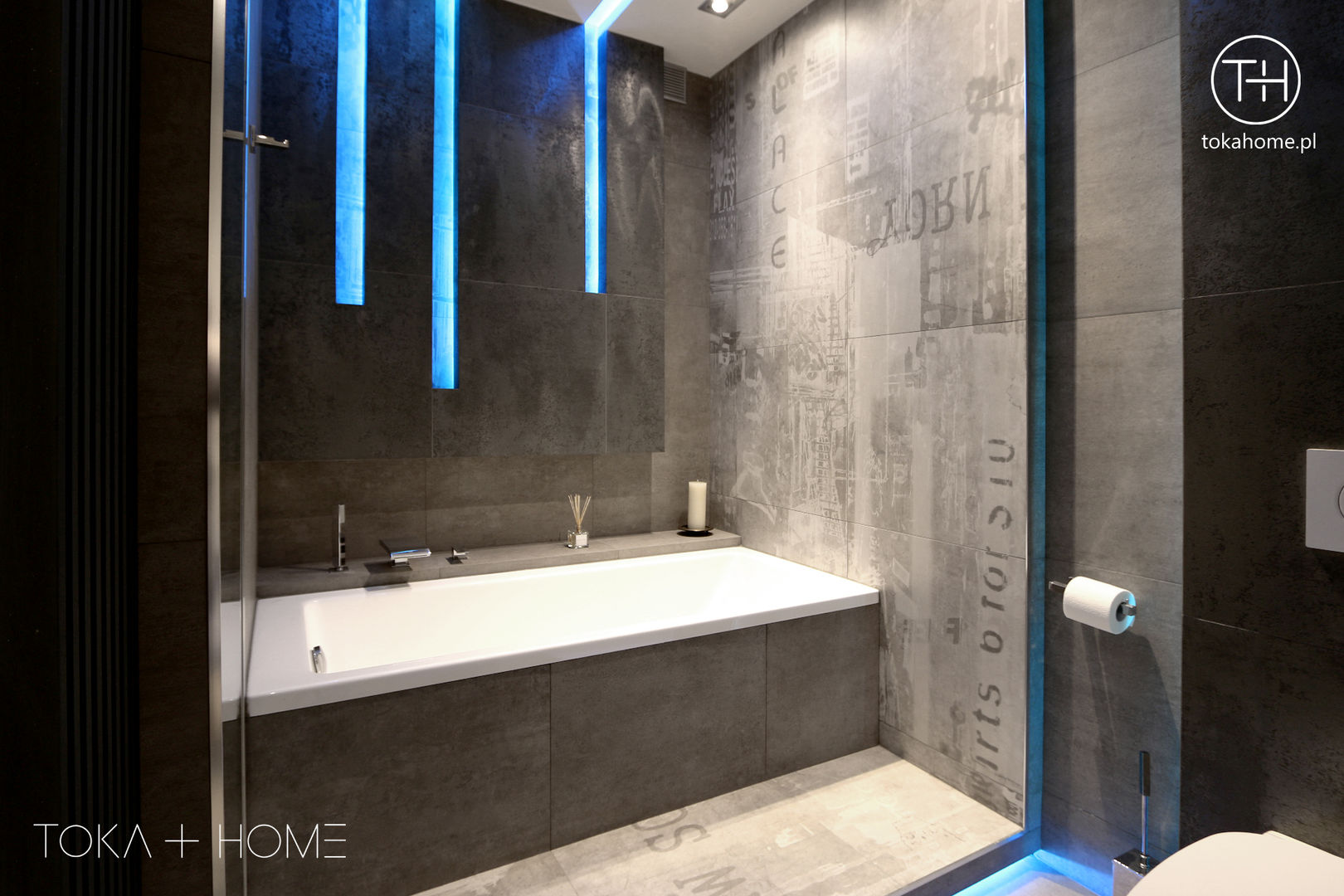 CHŁODNA ELEGANCJA, TOKA + HOME TOKA + HOME Minimalist style bathrooms Concrete