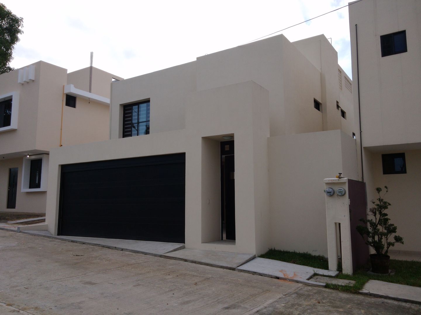 Casa Sta.Elena, Constructora e Inmobiliaria Catarsis Constructora e Inmobiliaria Catarsis 미니멀리스트 주택 벽돌