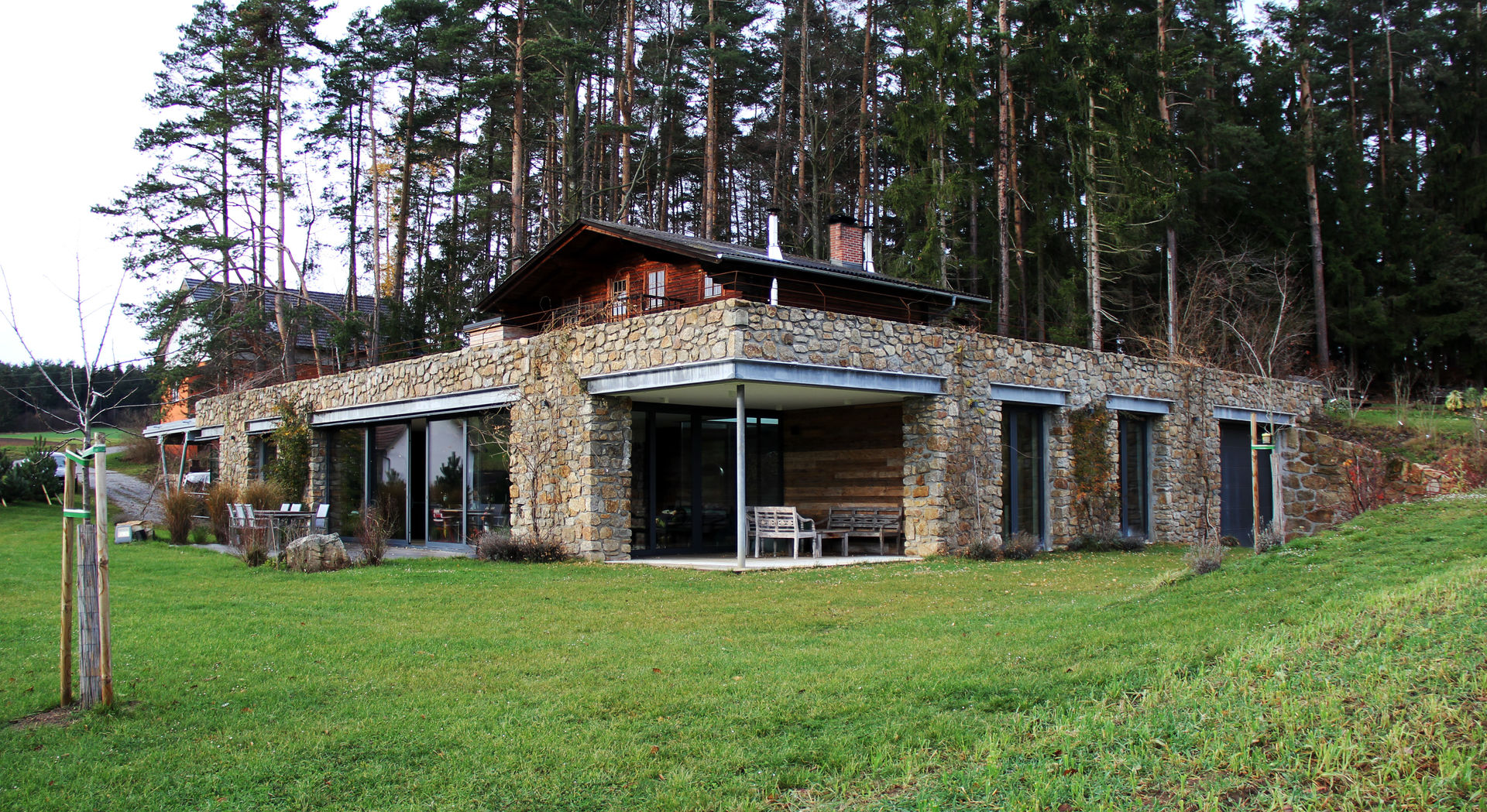 Stone under the wood, Architekt Zoran Bodrozic Architekt Zoran Bodrozic Modern houses