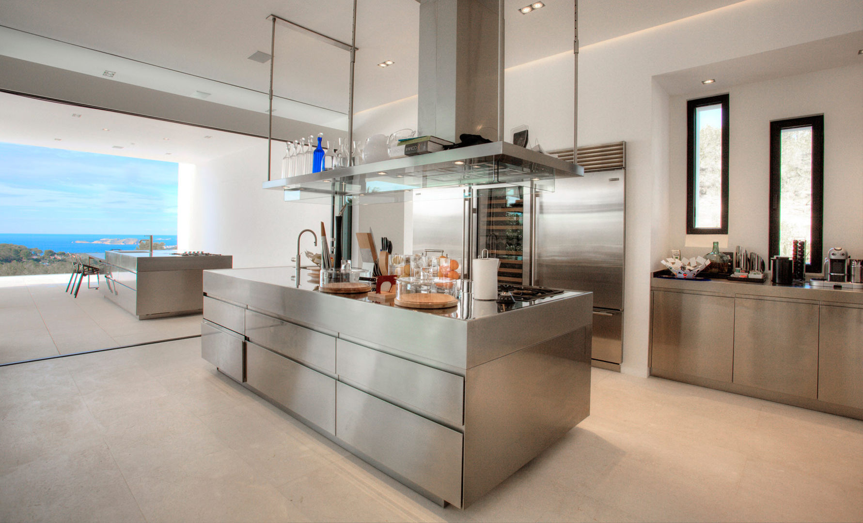 homify Modern style kitchen