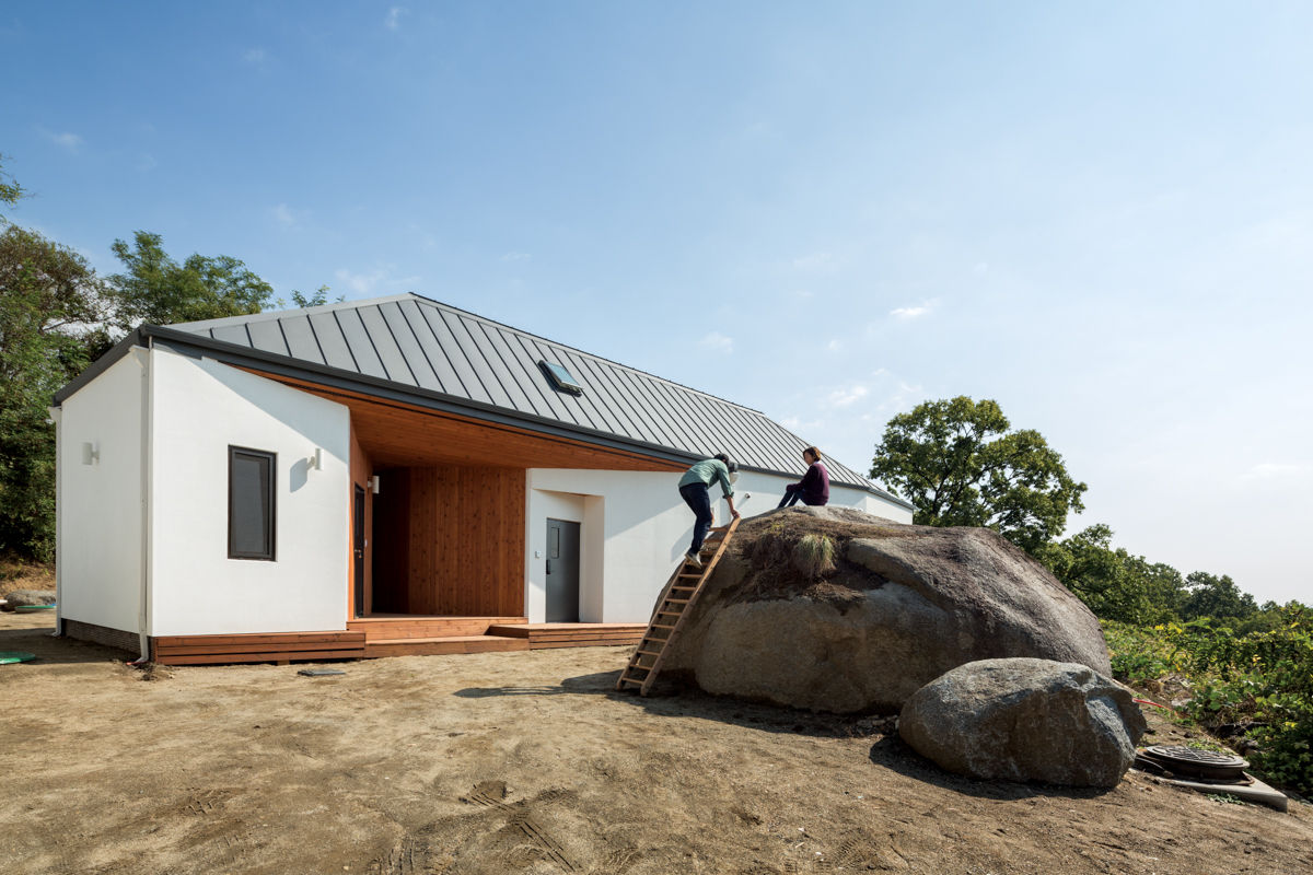 바위집( ROCK HOUSE ), B.U.S Architecture B.U.S Architecture Modern Evler