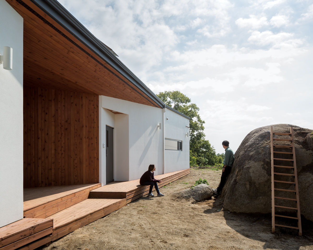 바위집( ROCK HOUSE ), B.U.S Architecture B.U.S Architecture Modern home