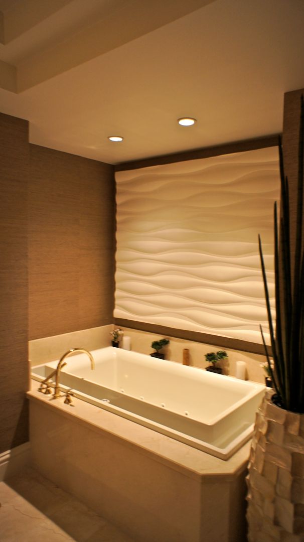 One Bal Harbour Miami Evi, Kerim Çarmıklı İç Mimarlık Kerim Çarmıklı İç Mimarlık Classic style bathroom Bathtubs & showers