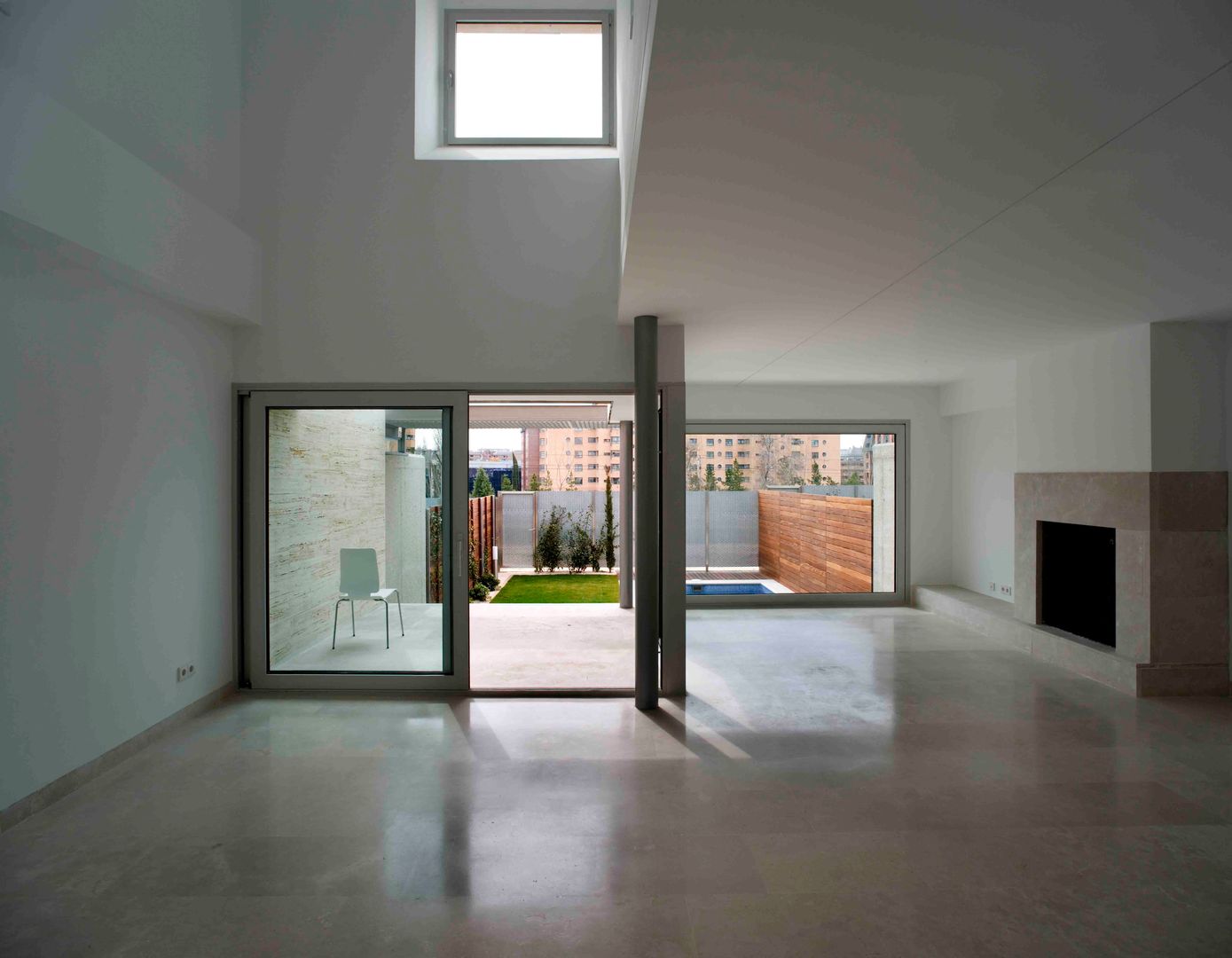 Unifamiliares en Montecarmelo // Madrid, Cano y Escario Arquitectura Cano y Escario Arquitectura Modern living room Limestone