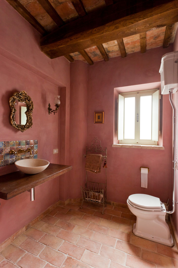 Casa Leopardi, Ing. Vitale Grisostomi Travaglini Ing. Vitale Grisostomi Travaglini Rustic style bathroom