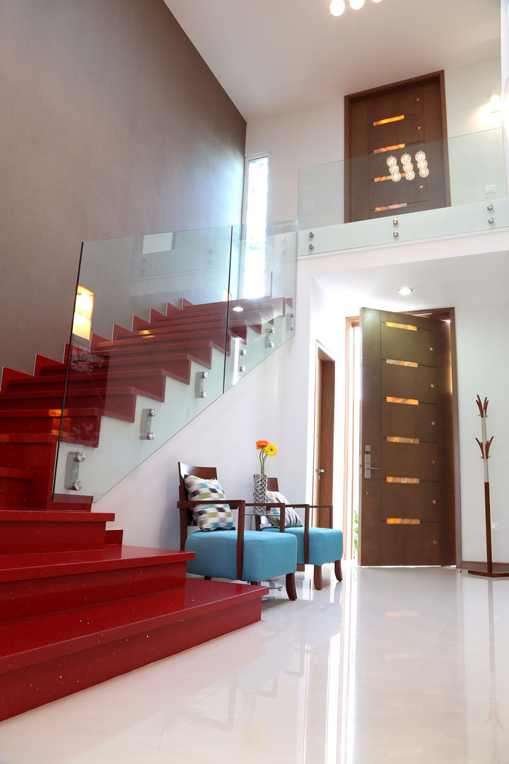 Casa Lirio, arketipo-taller de arquitectura arketipo-taller de arquitectura Moderne gangen, hallen & trappenhuizen