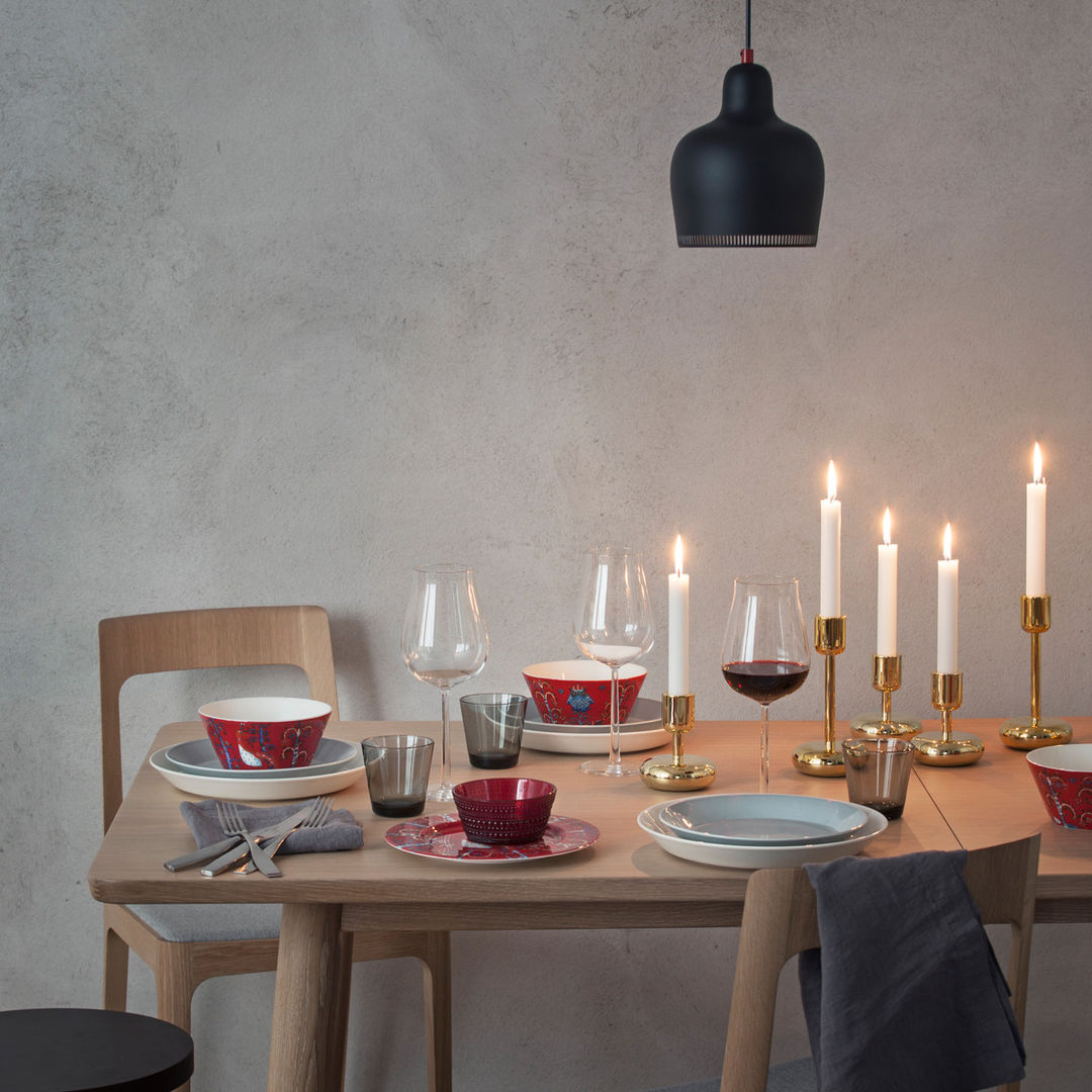 Festtafel: den Tisch zu Weihnachten festlich decken, Connox Connox Comedores escandinavos Porcelana Cristalería y vajilla