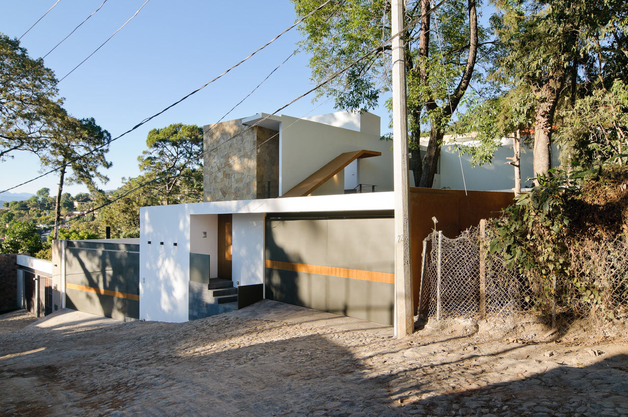 Casa La Lagartija, alexandro velázquez alexandro velázquez Casas modernas