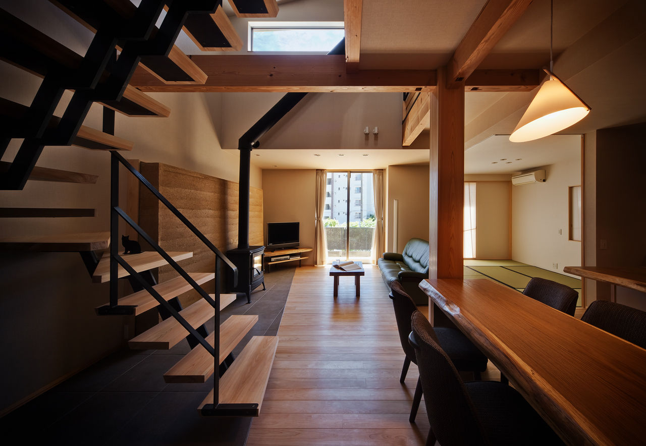 須磨の家 自然の素材に、つつまれて暮らす, 株式会社seki.design 株式会社seki.design Living room لکڑی Wood effect