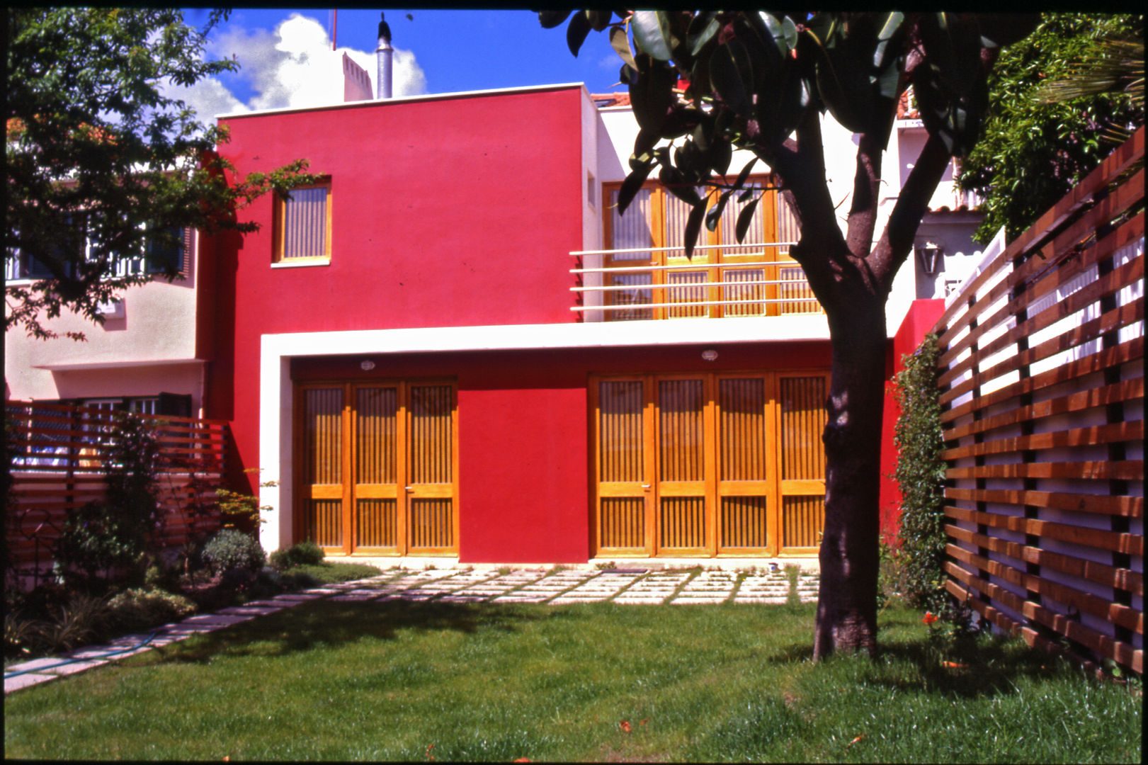 Casa no Restelo, Borges de Macedo, Arquitectura. Borges de Macedo, Arquitectura. 모던스타일 주택