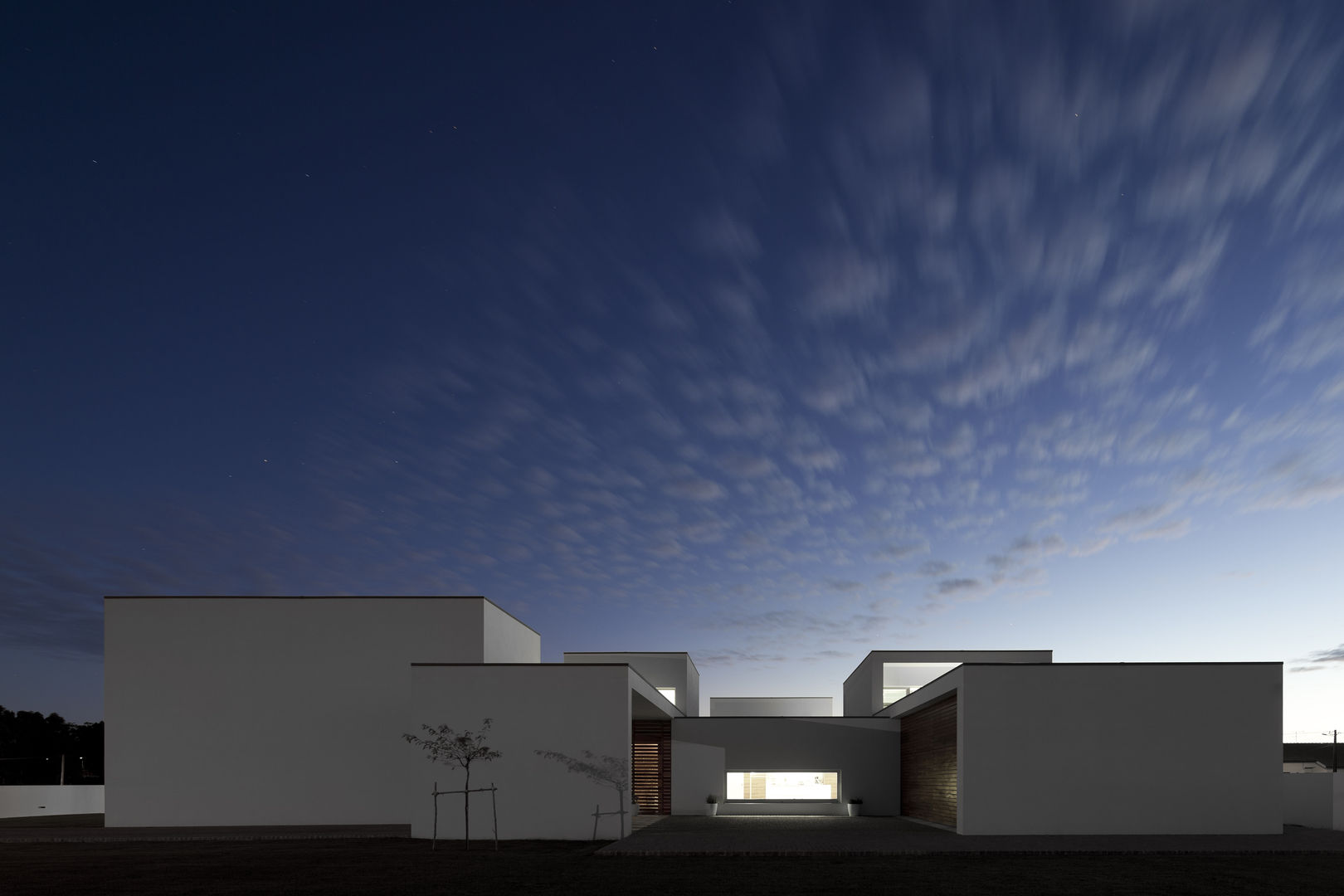 Aradas House, RVDM, Arquitectos Lda RVDM, Arquitectos Lda モダンな 家