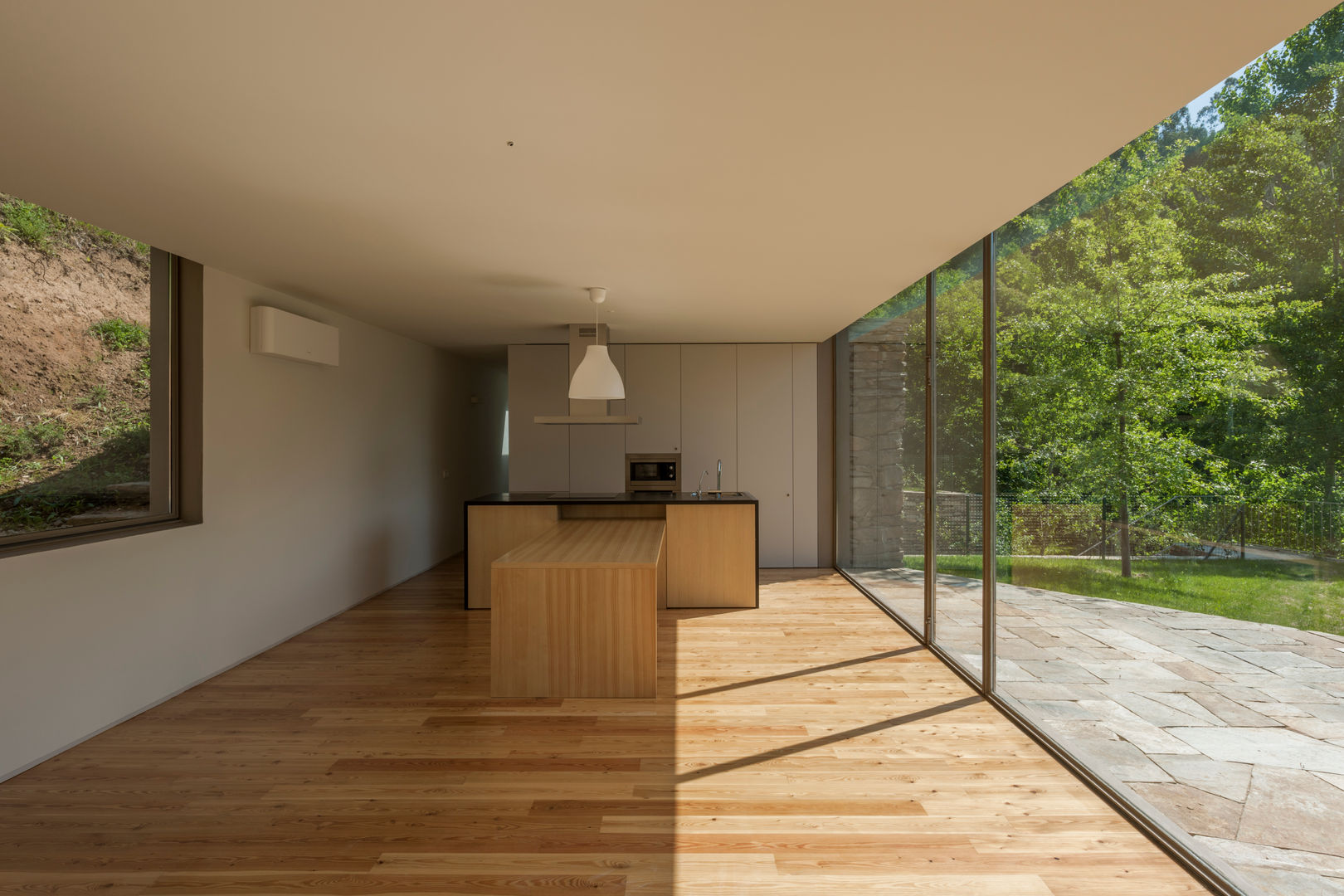 Casa em Espiunca, ABPROJECTOS ABPROJECTOS ラスティックデザインの キッチン