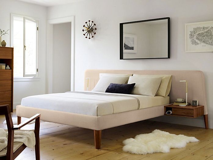 Parallel Wide Queen Bed Design Within Reach Mexico Dormitorios modernos Cuero Gris Camas y cabeceras