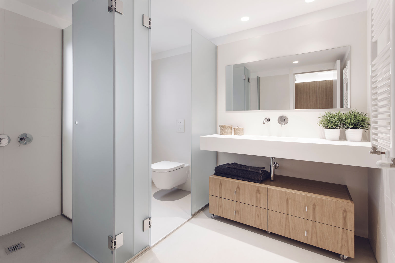 Baño habitación doble onside Baños de estilo minimalista