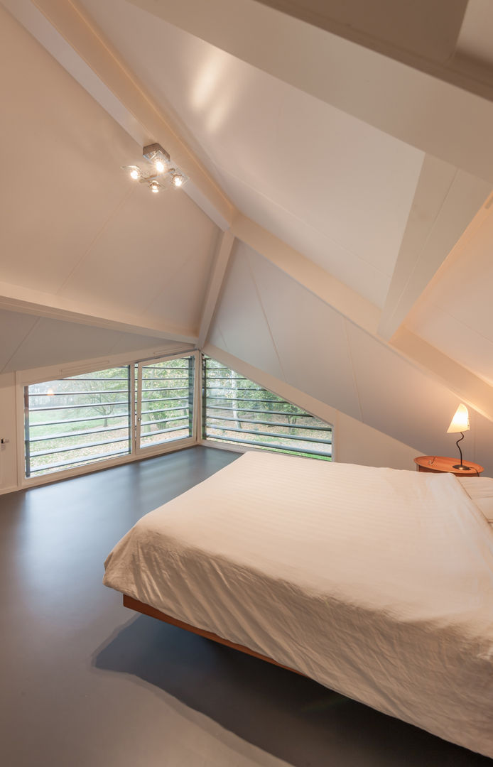 WOONHUIS HOLTEN, Maas Architecten Maas Architecten Modern style bedroom