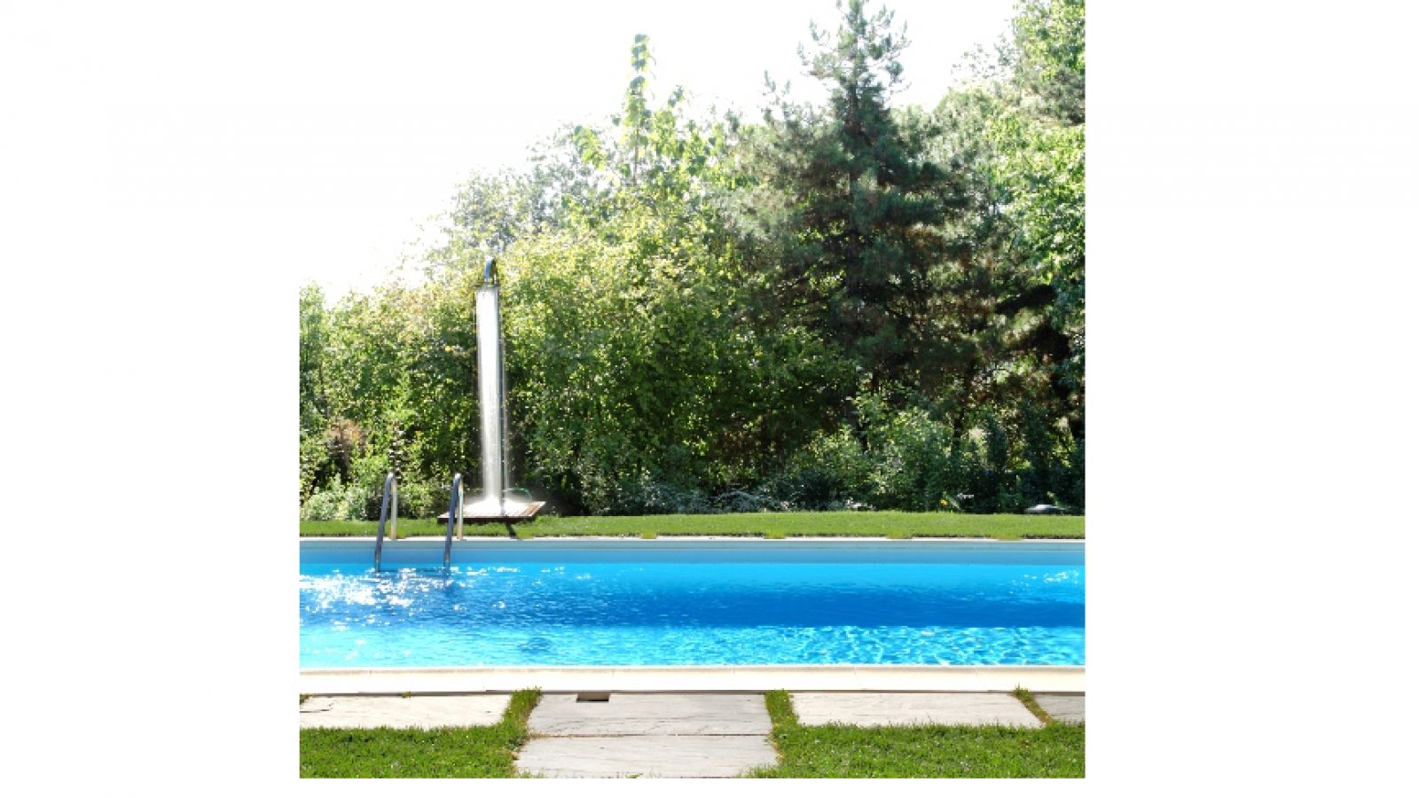 homify Piscina moderna Acqua,Pianta,Piscina,Rettangolo,Paesaggio naturale,Albero,Corpo d&#39;acqua,Erba,Ombra,Tempo libero