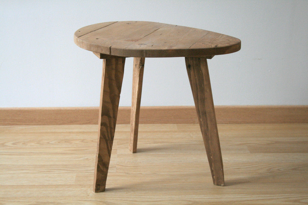 Table de chevet / Petite table basse en bois de récupération, Charles' Woodies Charles' Woodies Rustik Yatak Odası Komodinler