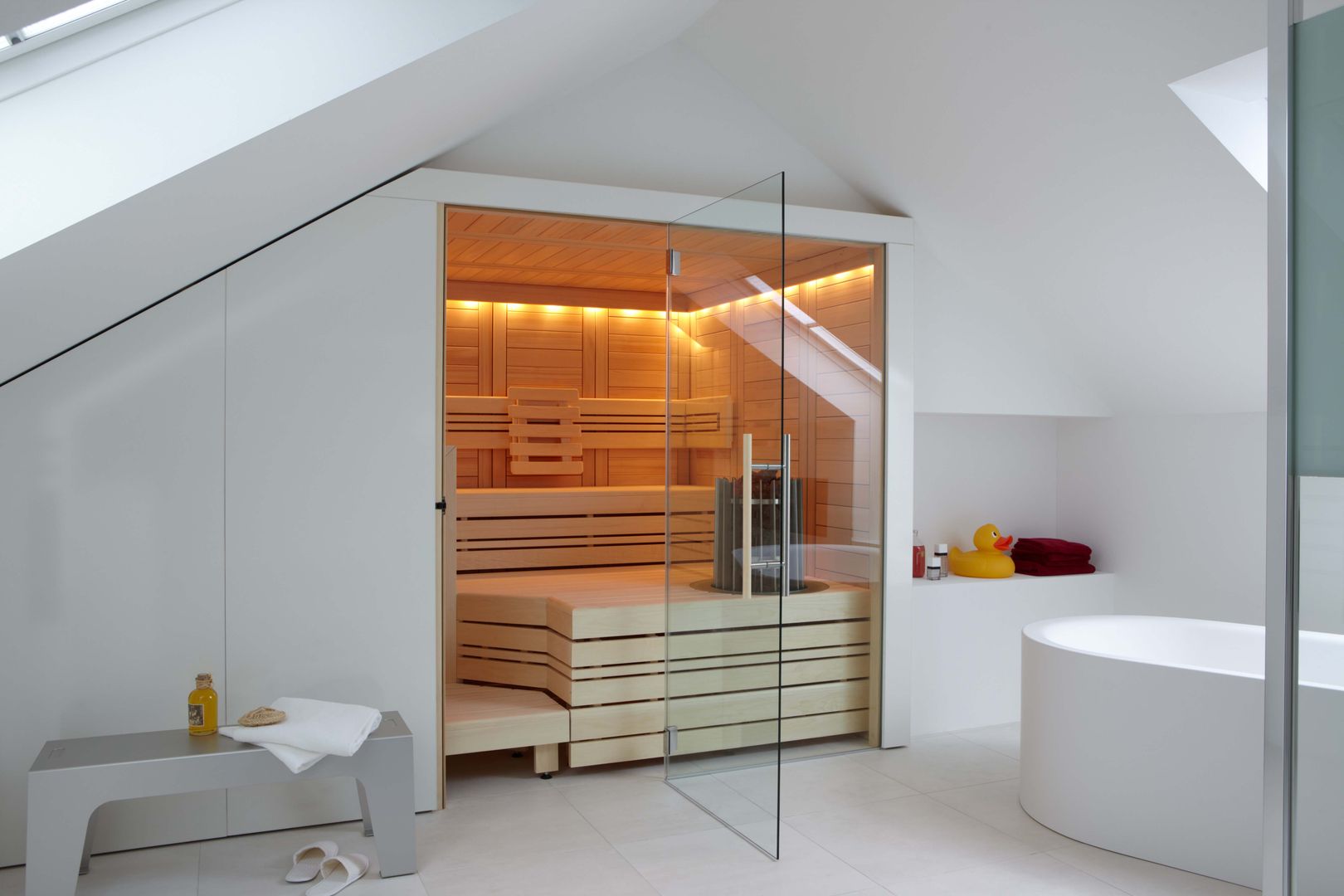 homify Modern spa