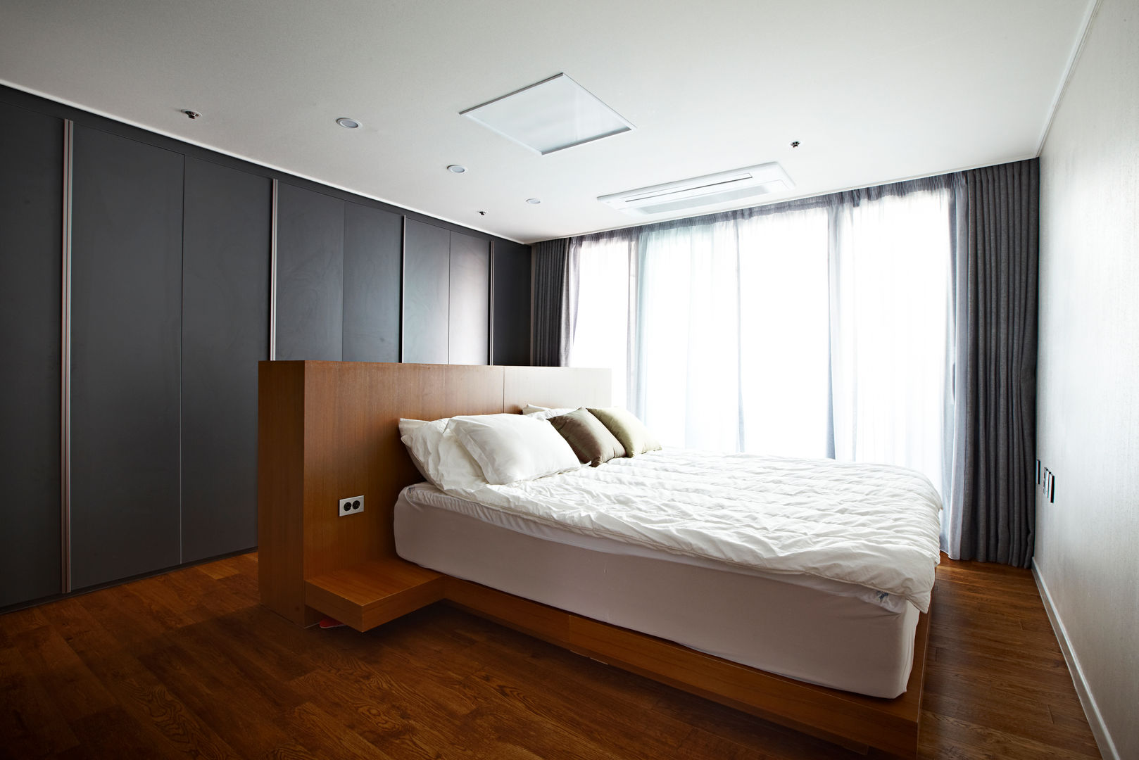 NATURAL WOOD HOUSE, housetherapy housetherapy Kamar Tidur Modern