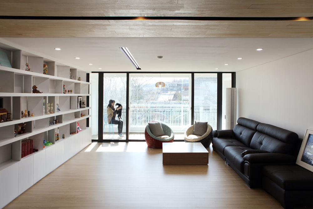 Hongeun-dong apartment unit remodeling, designband YOAP designband YOAP Moderne woonkamers