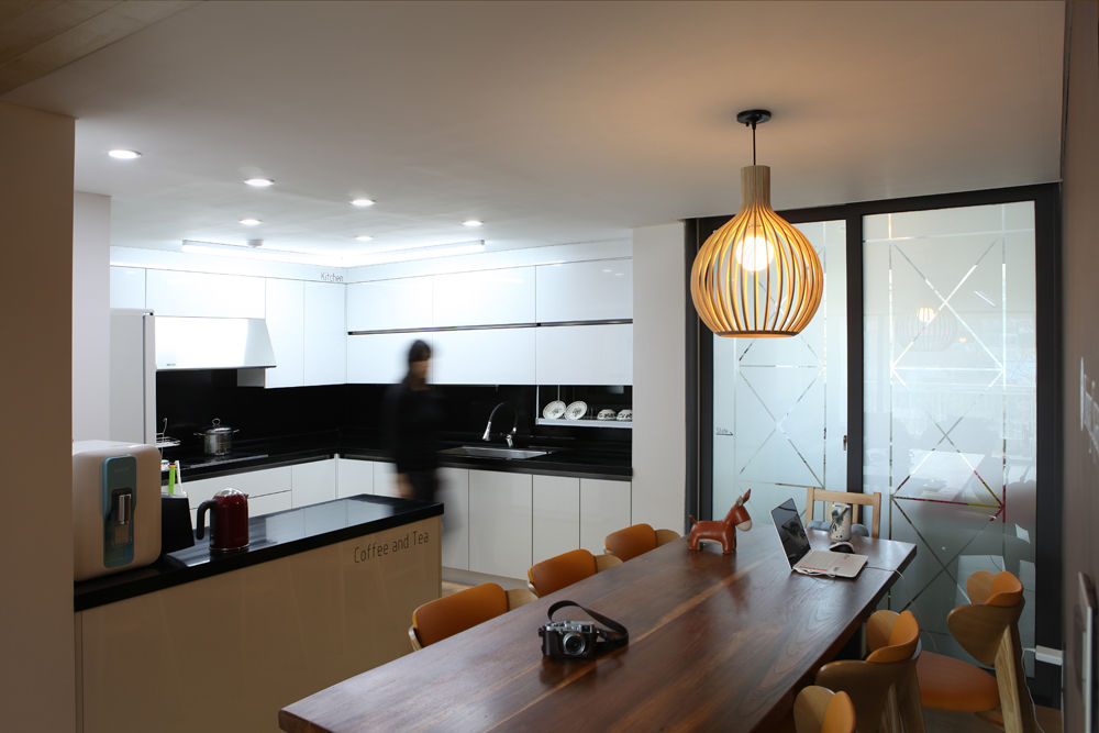 Hongeun-dong apartment unit remodeling, designband YOAP designband YOAP Modern dining room