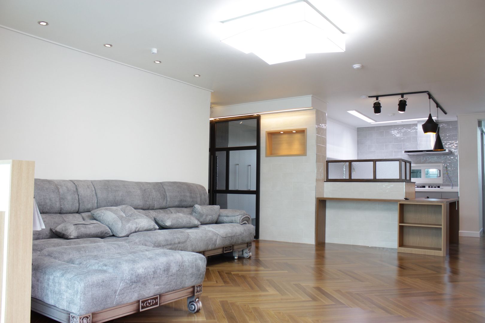 관저동 신선마을아파트 38평형 Before & After , 더홈인테리어 더홈인테리어 Modern living room
