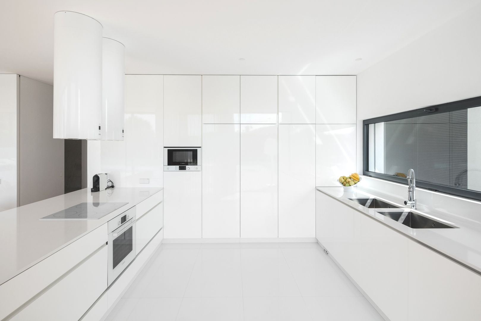 homify Minimalist kitchen Quartz