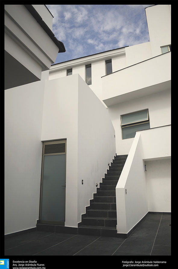 residencia Alondra, Excelencia en Diseño Excelencia en Diseño Modern Corridor, Hallway and Staircase Reinforced concrete