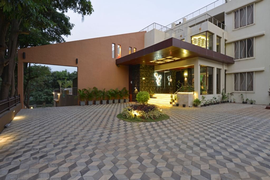 HIGH END BUNGALOW- LONAVALA, AIS Designs AIS Designs