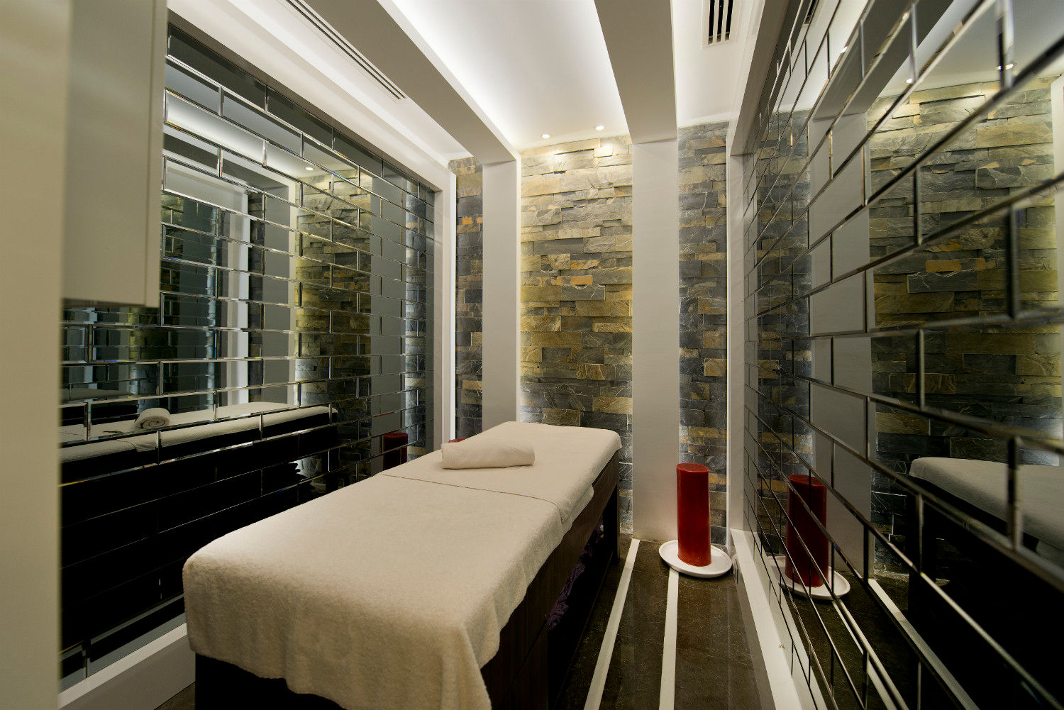 homify Modern Spa