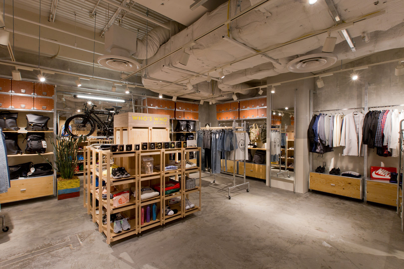 WHO'S WHO gallery ルミネ立川店, TOOP design works TOOP design works Industrial style media room