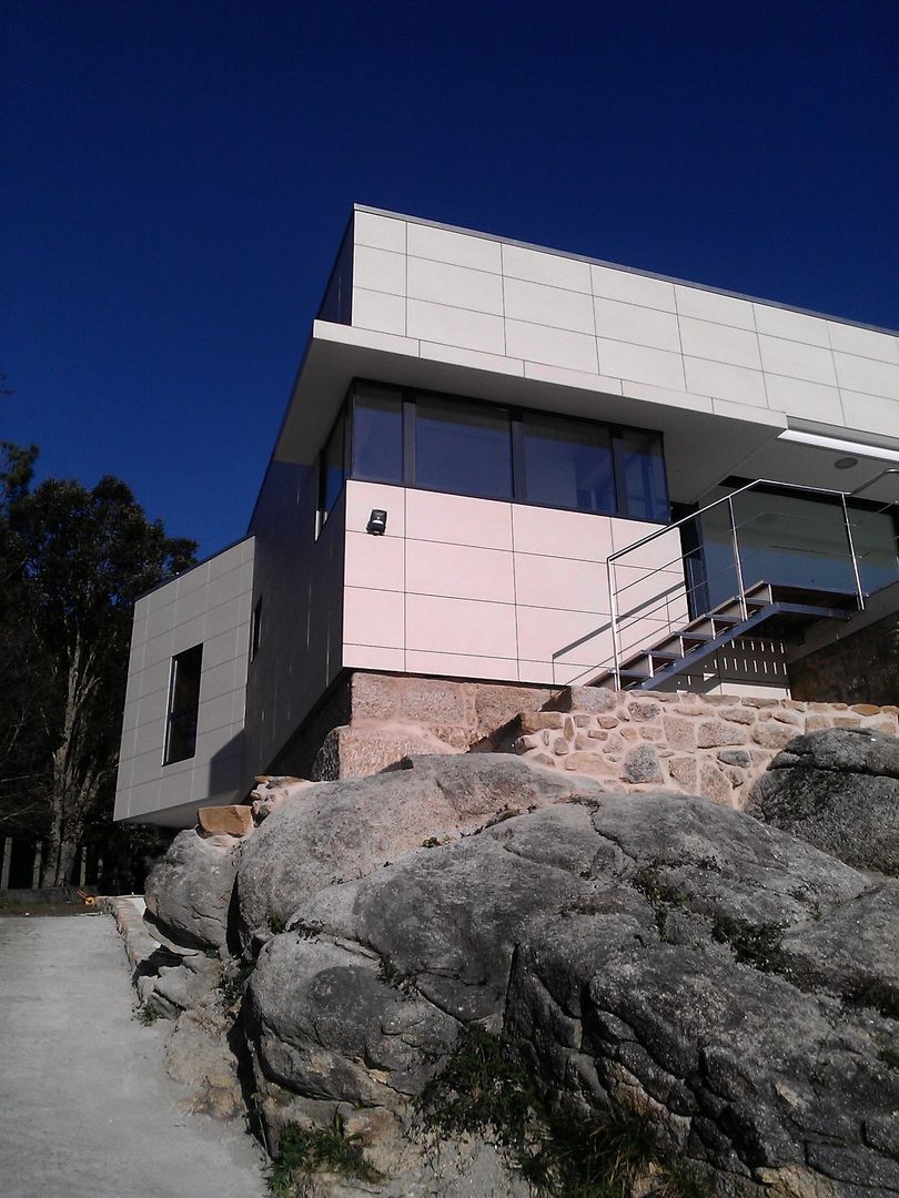 CANELIÑAS HOUSE, MIGUEL VARELA DE UGARTE, ARQUITECTO MIGUEL VARELA DE UGARTE, ARQUITECTO 모던스타일 주택