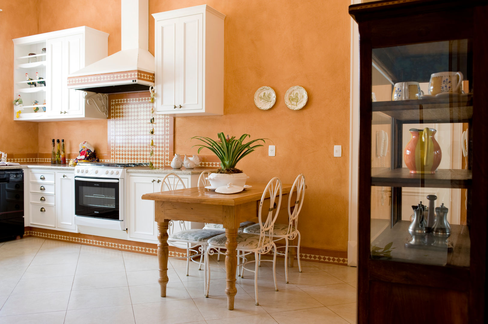 Casa no interior, Two Design Two Design クラシックデザインの キッチン
