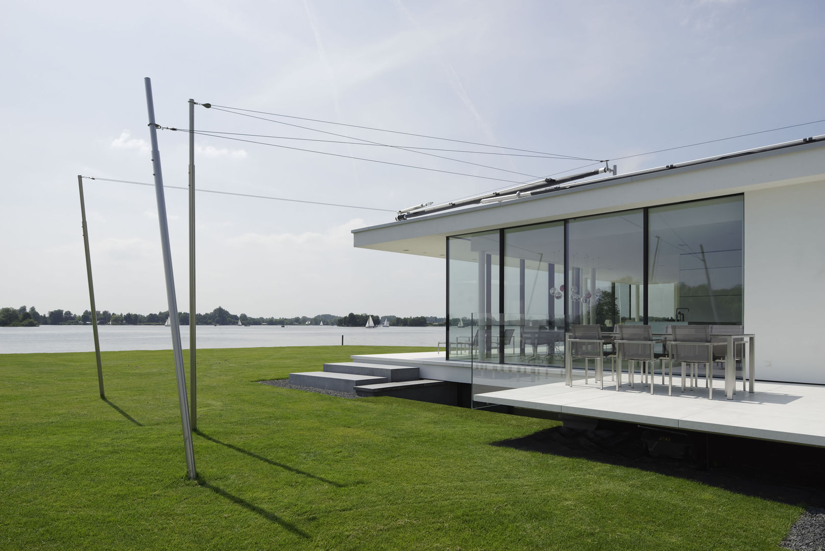 “G-house, villa met gastenverblijf aan de Reeuwijkse Plas” , Lab32 architecten Lab32 architecten Rumah Modern