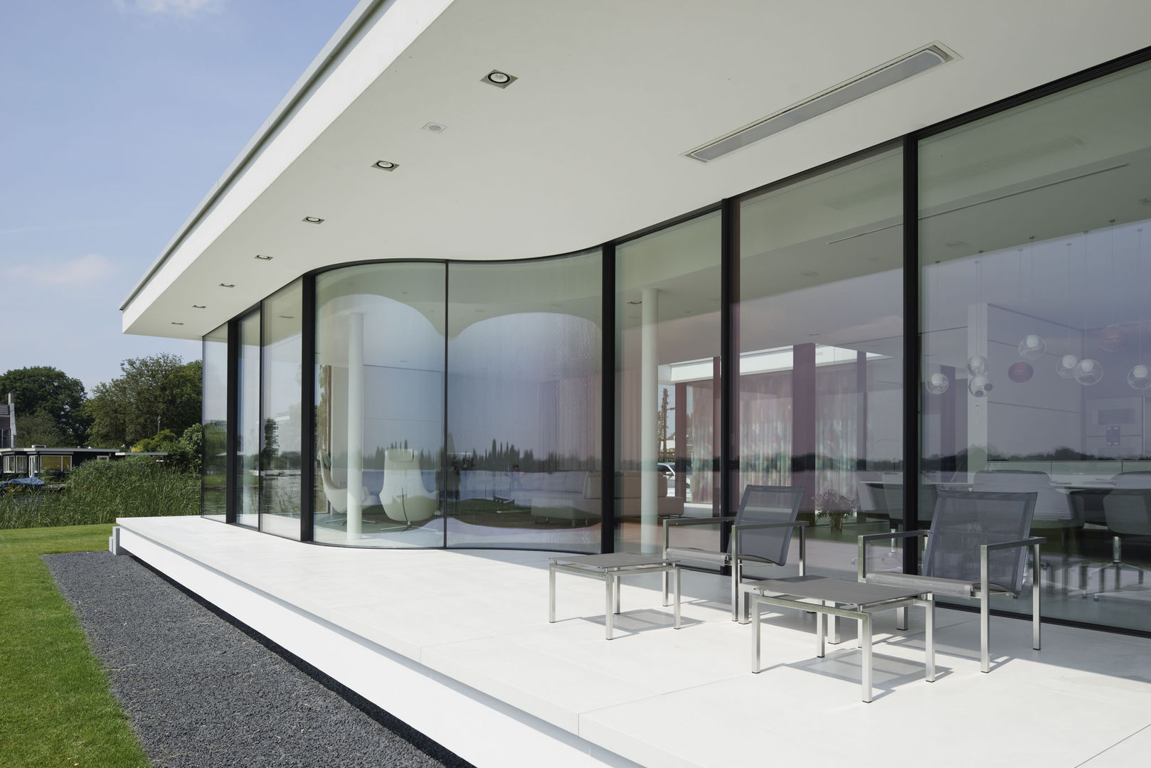 “G-house, villa met gastenverblijf aan de Reeuwijkse Plas” , Lab32 architecten Lab32 architecten بلكونة أو شرفة زجاج