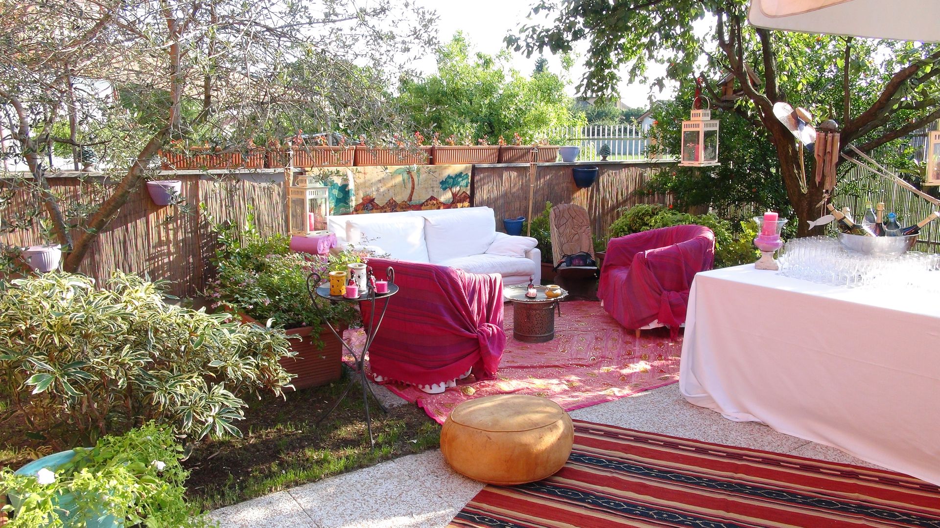 Un piccolo matrimonio in giardino, L'Incanto del Legno L'Incanto del Legno Mediterrane tuinen