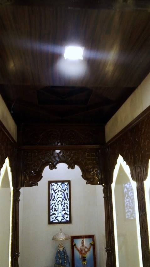 Mandir or Pooja Room Alaya D'decor Classic style corridor, hallway and stairs Wood Wood effect Accessories & decoration