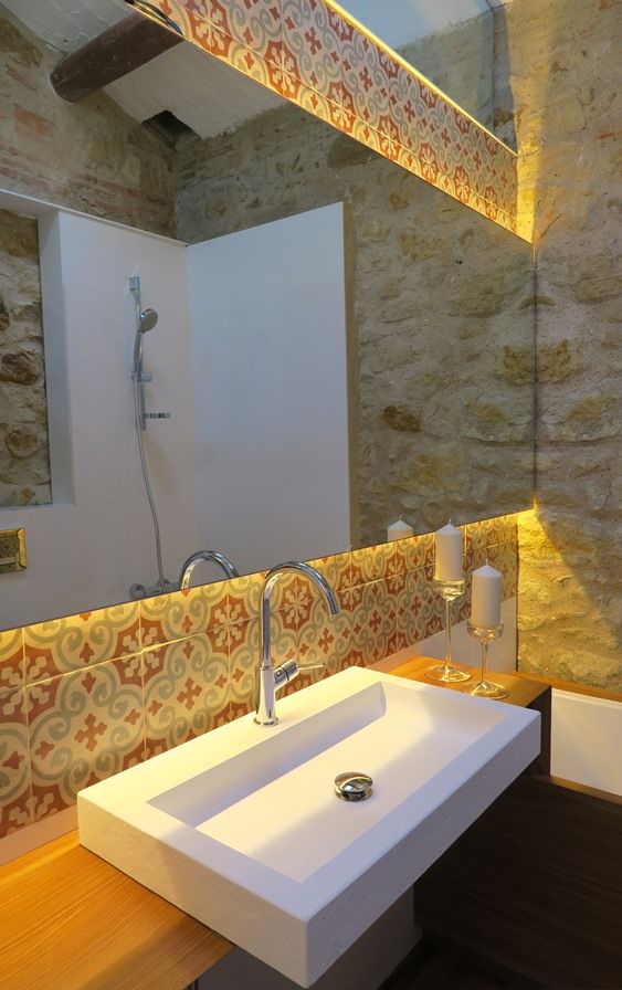 Cases Singulars de l'Empordà - Tras Samària 14, Pals, TONO BAGNO | Pasión por tu baño TONO BAGNO | Pasión por tu baño Country style bathroom