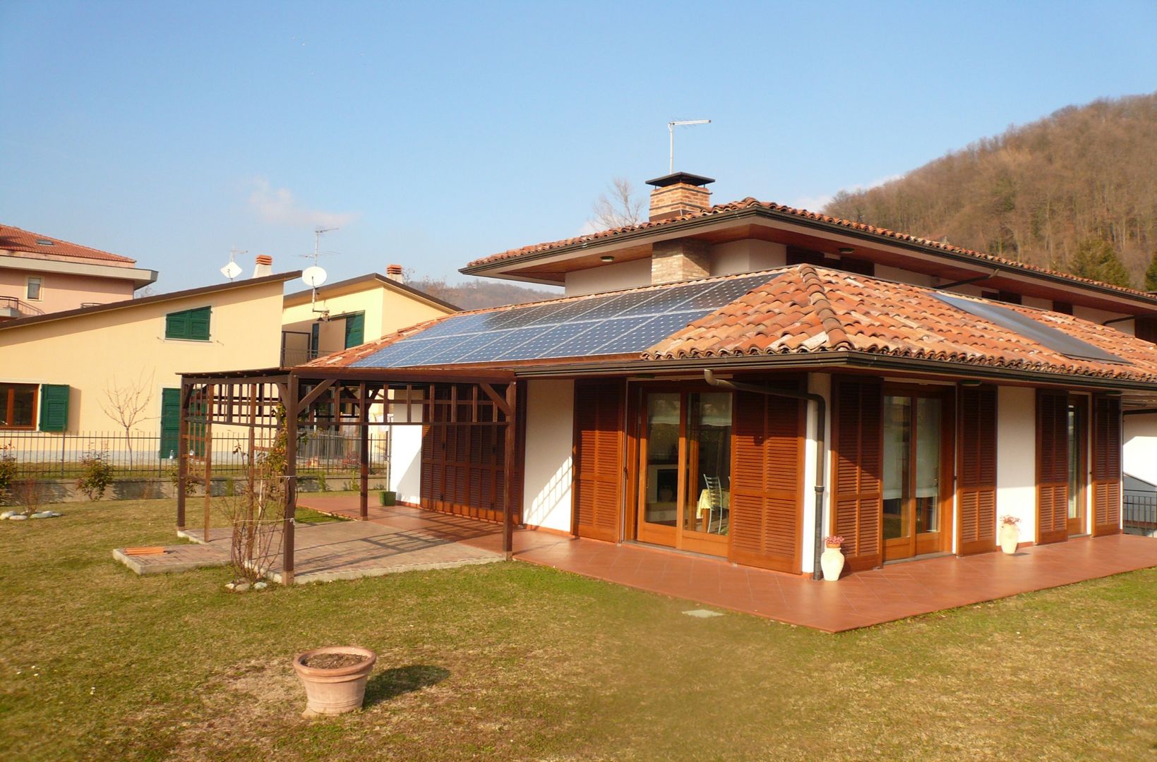 Impianto fotovoltaico e solare termico a Busalla (GE) Studio rinnovabili