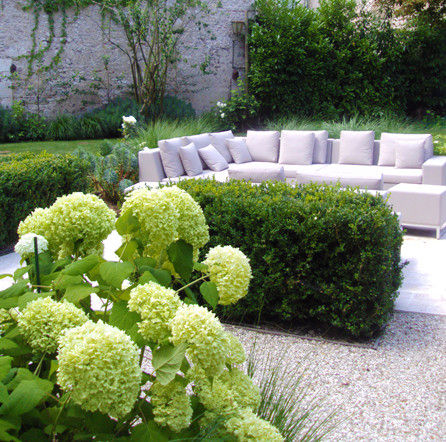 homify Modern style gardens