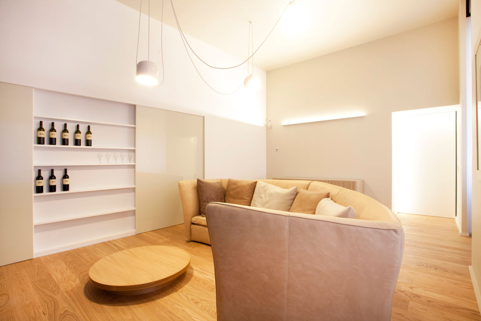 CASA LKY, FAUSTO DI ROCCO ARCHITETTO FAUSTO DI ROCCO ARCHITETTO ห้องนั่งเล่น