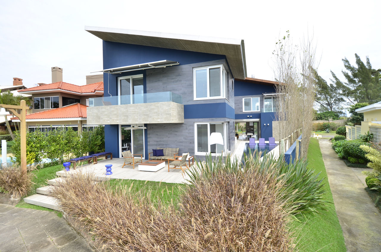 A CASA AZUL, HECHER YLLANA ARQUITETOS HECHER YLLANA ARQUITETOS Casas modernas