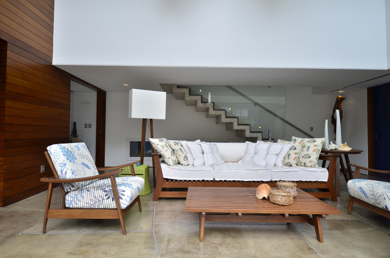 A CASA AZUL, HECHER YLLANA ARQUITETOS HECHER YLLANA ARQUITETOS Moderne woonkamers