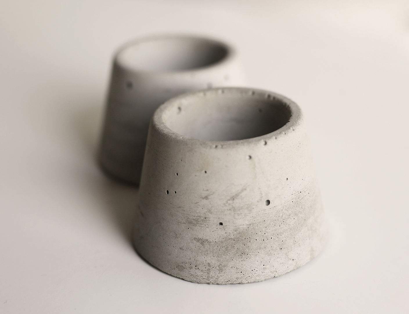 Deko aus Beton, 100% Beton 100% Beton Cocinas de estilo minimalista Vasos, cubiertos y vajilla