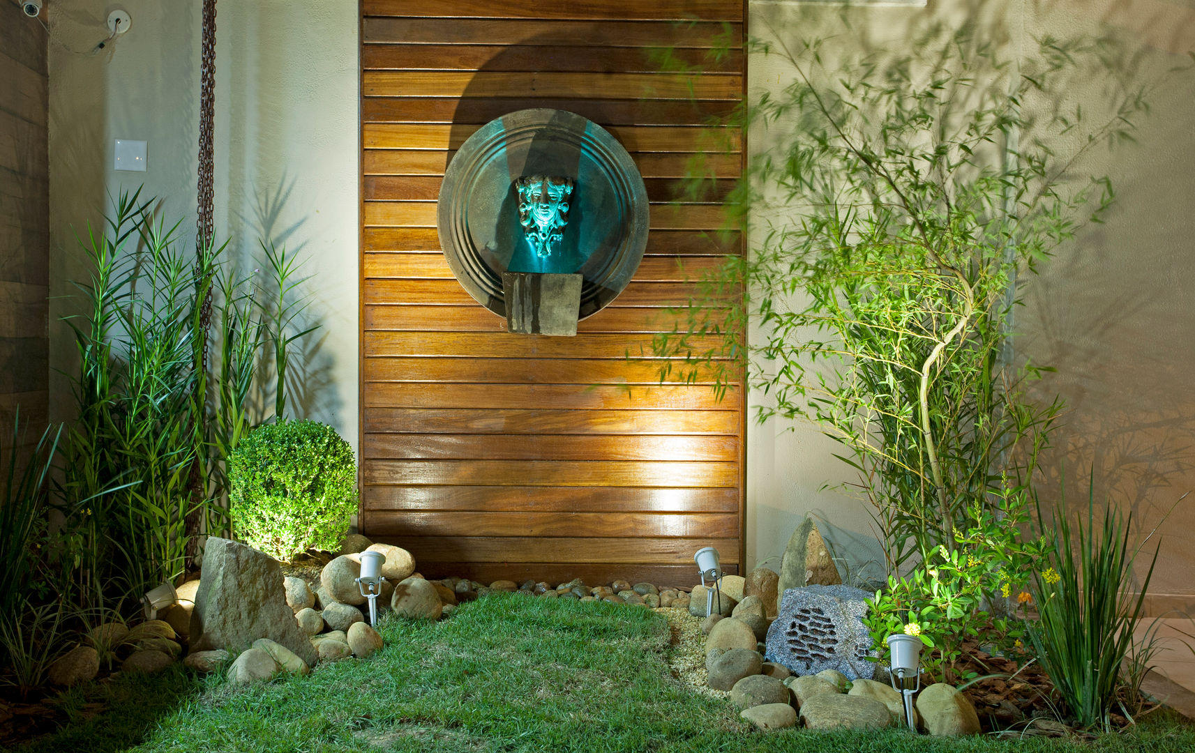 homify Modern Garden