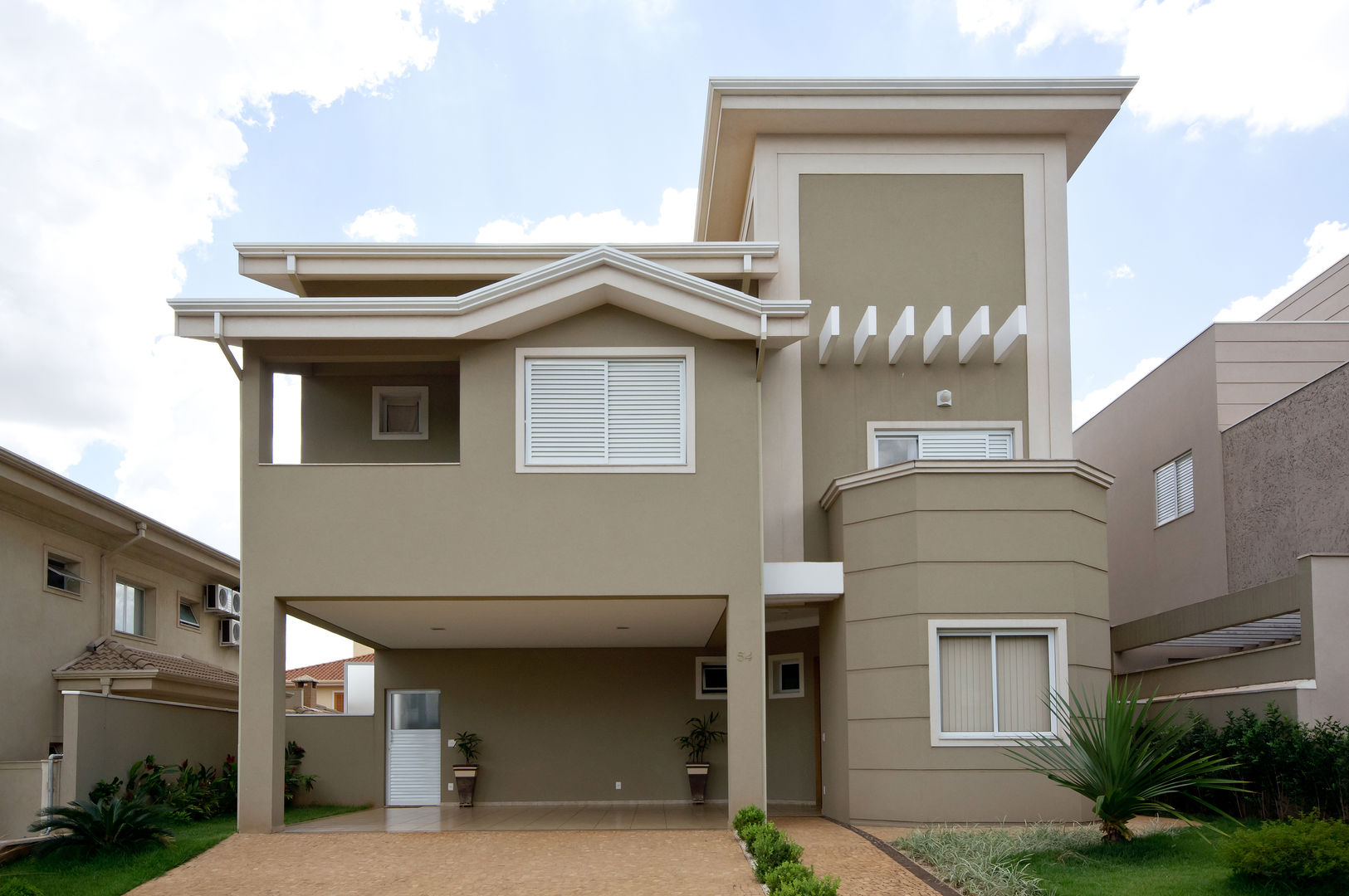 Residencia Ribeirão Preto , Luciano Esteves Arquitetura e Design Luciano Esteves Arquitetura e Design Maisons originales