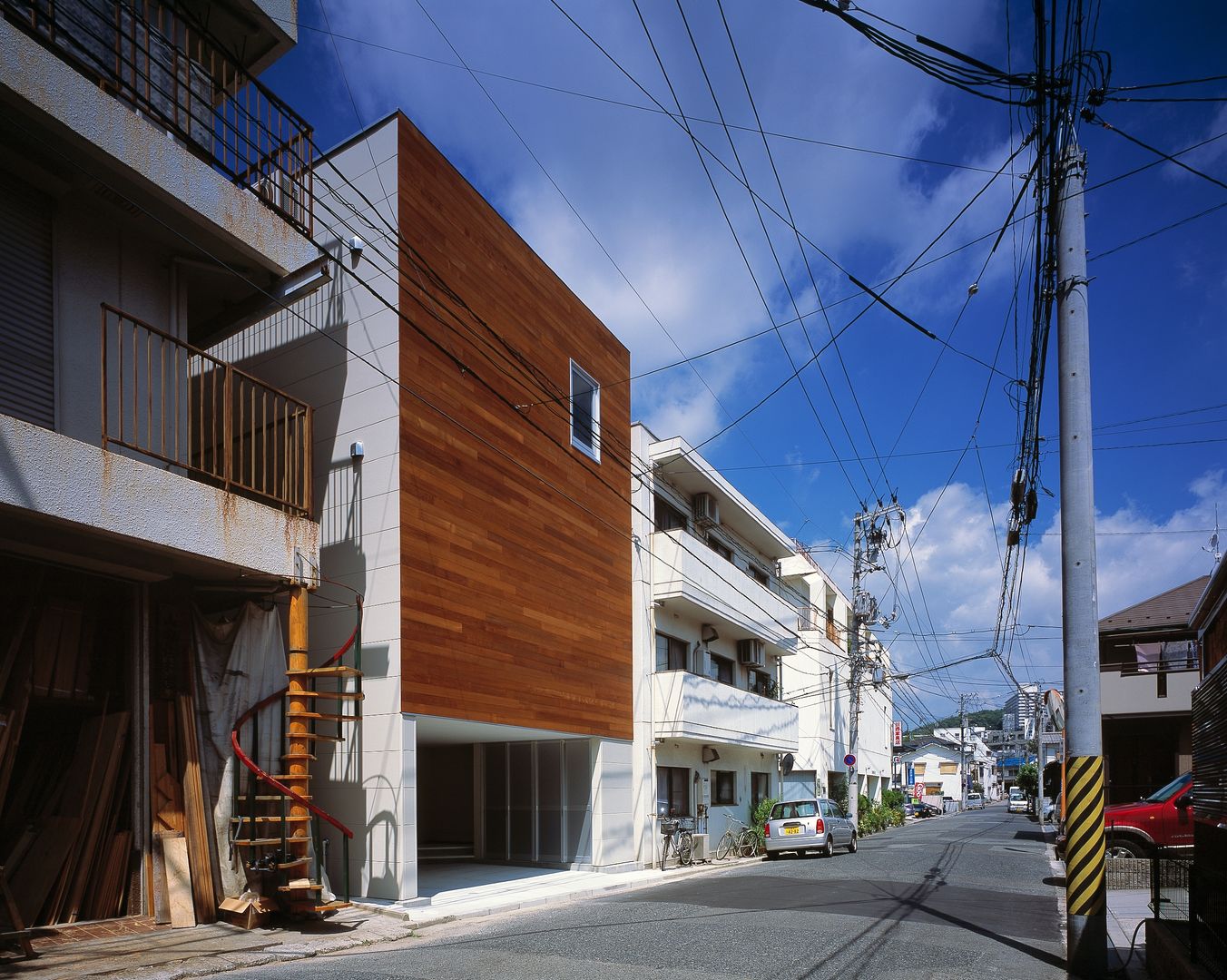 H HOUSE in hiroshima, 有限会社アルキプラス建築事務所 有限会社アルキプラス建築事務所 Casas modernas Madeira Acabamento em madeira