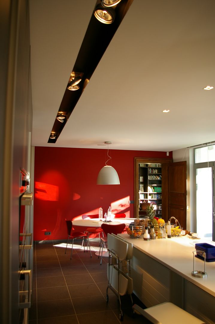 Maison H à Bruxelles, ARTERRA ARTERRA Nhà bếp phong cách tối giản Cục đá