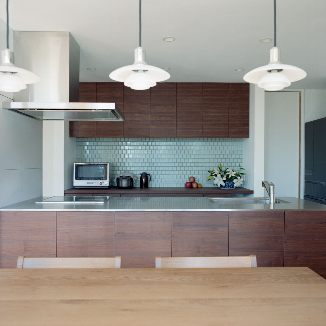 FUKAYA house, AIDAHO Inc. AIDAHO Inc. Modern Kitchen Tiles