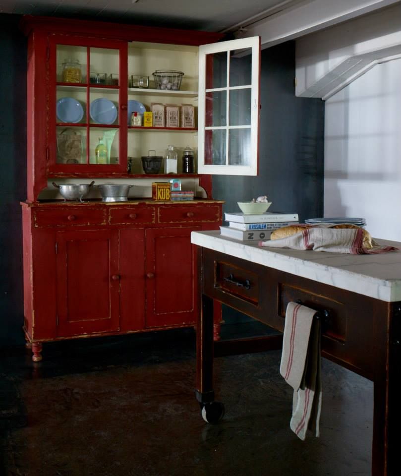 Scandinavian Design meets Industrial Chic, Walter Vintage Walter Vintage Dining room Dressers & sideboards